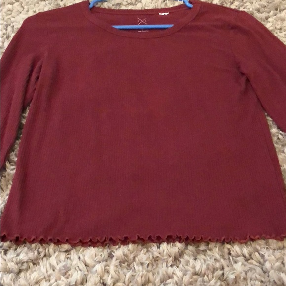 Cropped top. - Picture 2 of 2